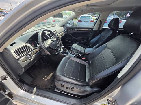 Used 2017 Volkswagen Passat 1.8T SE FWD image 10