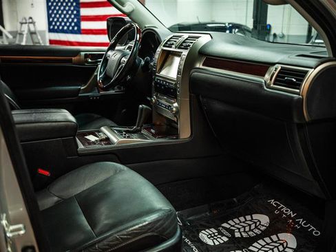 Used 2018 Lexus GX 460 image 14