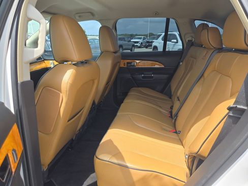 Used 2011 Lincoln MKX 2WD w/ 101A Rapid Spec Order Code image 12