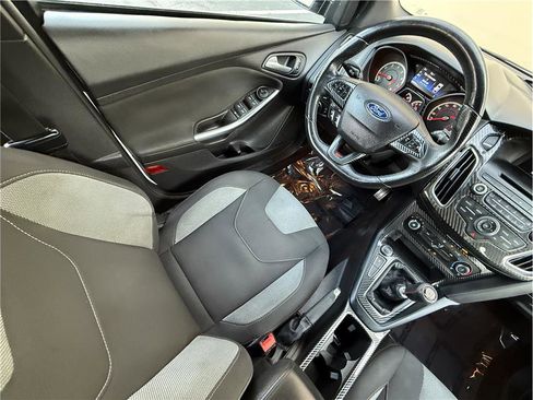 Used 2017 Ford Focus ST image 8