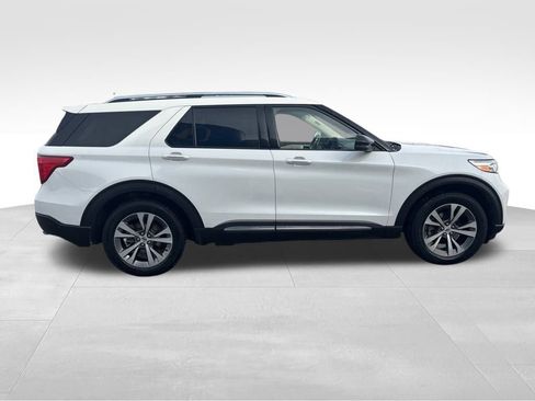 Used 2020 Ford Explorer Platinum w/ Premium Technology Package image 2