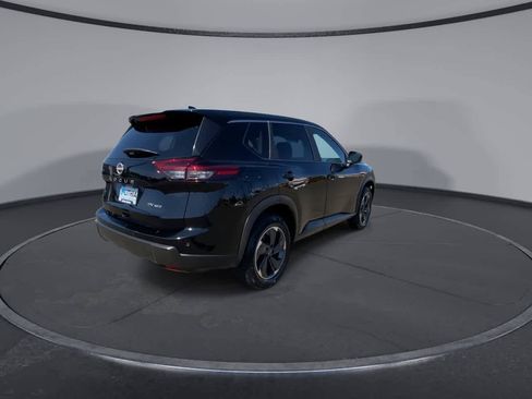 Used 2024 Nissan Rogue SV AWD/4WD image 8