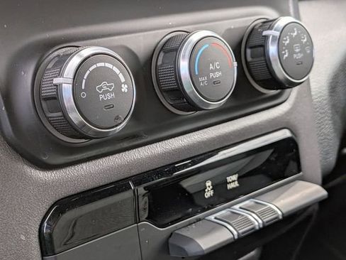 Used 2021 RAM 1500 Big Horn AWD/4WD image 22