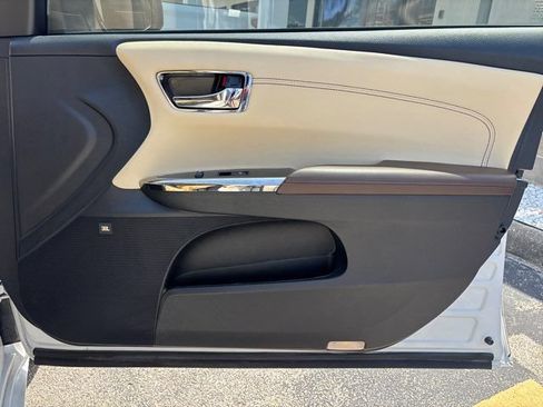 Used 2016 Toyota Avalon Limited FWD image 59