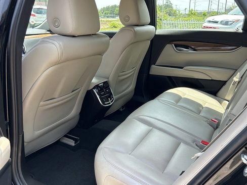 Used 2019 Cadillac XTS Luxury FWD image 16