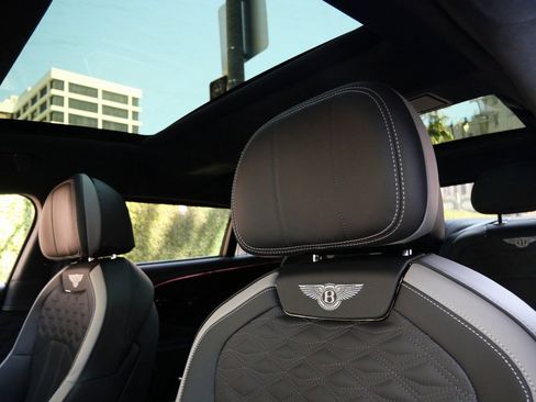 New 2025 Bentley Flying Spur Plug-In Hybrid image 17