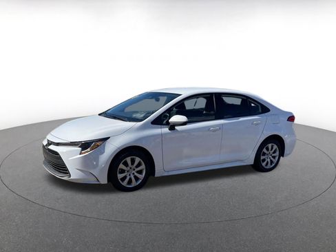 Used 2025 Toyota Corolla LE image 7