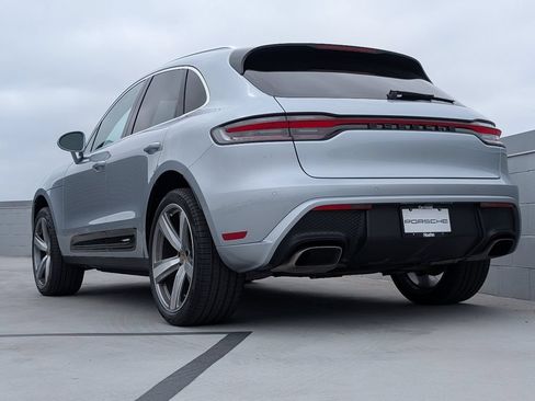 Certified 2024 Porsche Macan AWD/4WD image 3