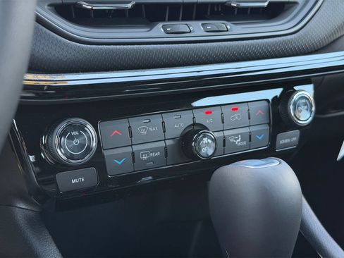 New 2026 Jeep Compass Latitude AWD/4WD image 10
