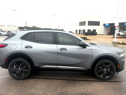 Used 2022 Buick Envision Essence w/ Sport Touring Package image 5