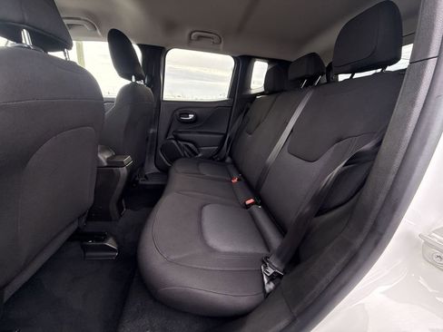 Used 2023 Jeep Renegade Latitude image 25