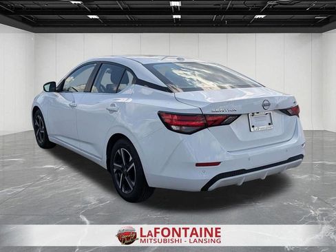 Used 2024 Nissan Sentra SV FWD image 3