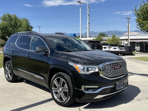 Used 2019 GMC Acadia Denali w/ Technology Package AWD/4WD image 7