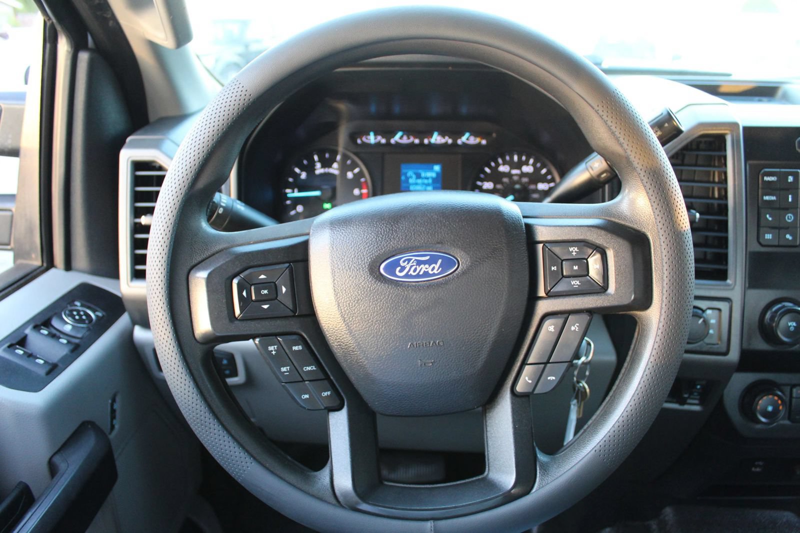 Used 2020 Ford F250 XL w/ Power Equipment Group AWD/4WD image 15