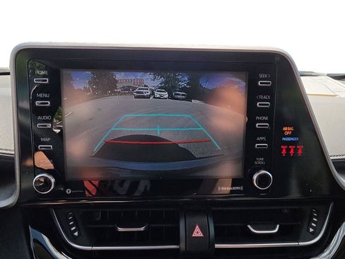 Used 2021 Toyota C-HR LE FWD image 17