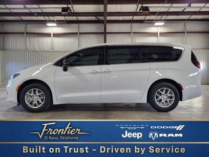 New 2026 Chrysler Pacifica Select