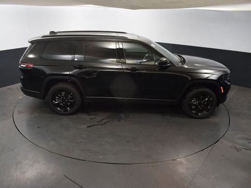 New 2025 Jeep Grand Cherokee L Altitude image 39