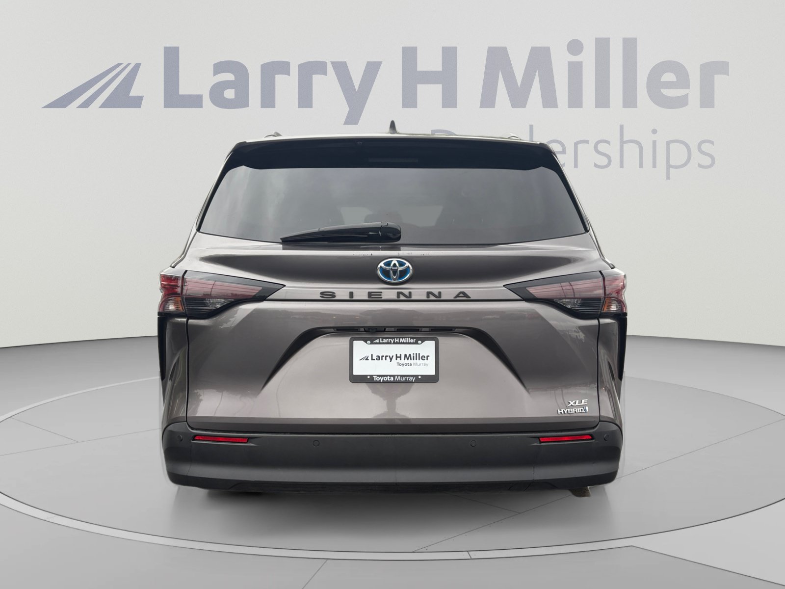 Used 2024 Toyota Sienna XLE FWD image 4