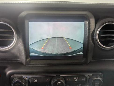 Used 2023 Jeep Wrangler Rubicon image 30