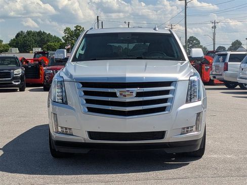 Used 2017 Cadillac Escalade Luxury image 8