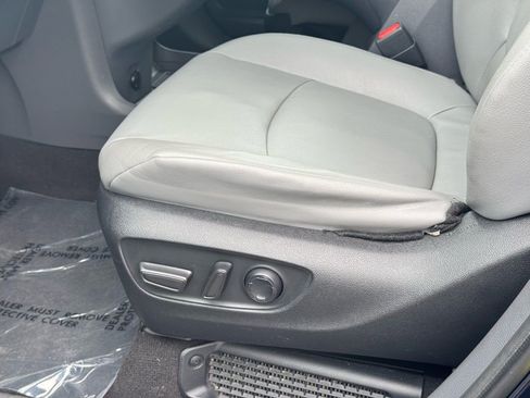 Used 2023 Toyota Sienna XLE image 25