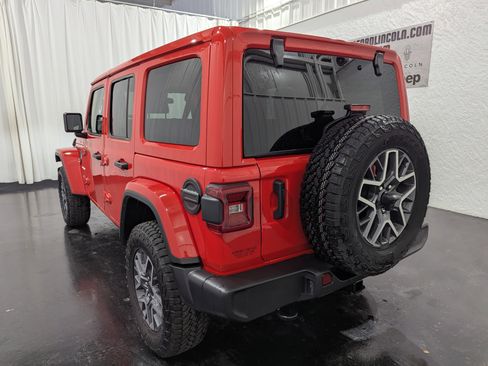 Used 2024 Jeep Wrangler Unlimited Sahara image 9