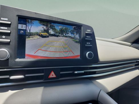 Certified 2025 Hyundai Elantra Sport FWD image 23