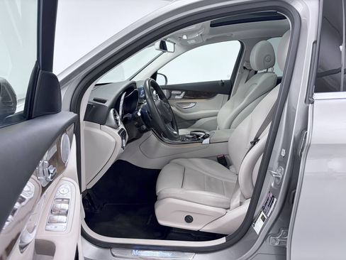 Used 2019 Mercedes-Benz GLC 300 image 12