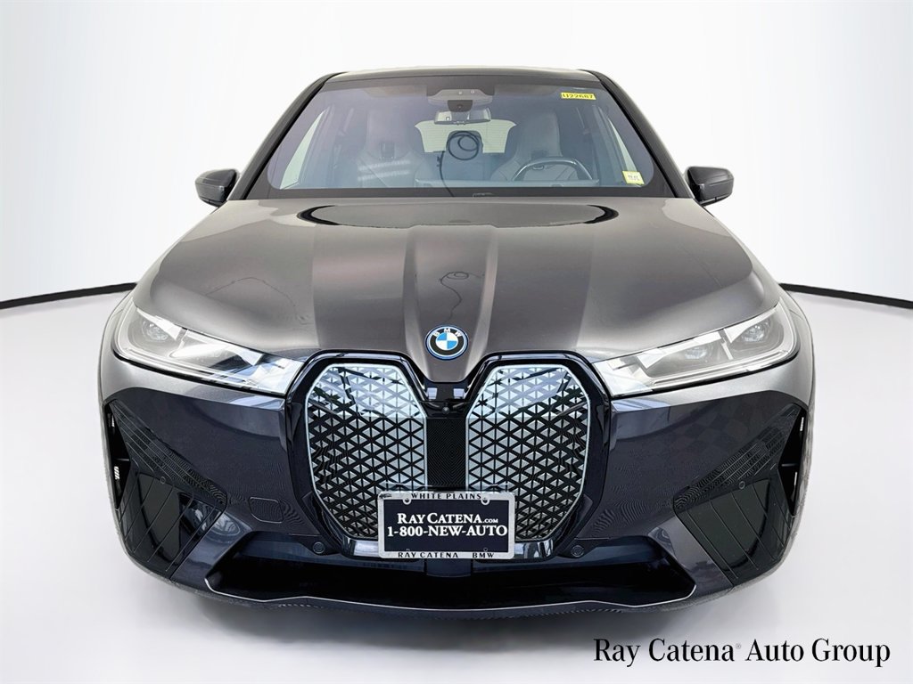 Used 2024 BMW iX xDrive50 w/ Premium Package AWD/4WD image 2