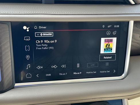 Used 2022 GMC Yukon XL Denali image 26