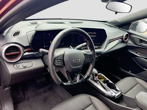 Used 2024 Chevrolet Trax RS FWD image 9