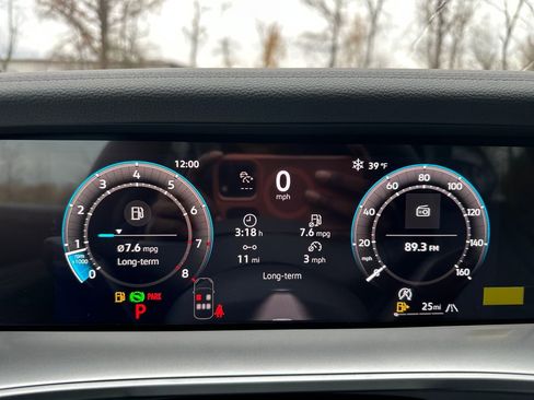 New 2026 Volkswagen Tiguan SE R-Line image 8