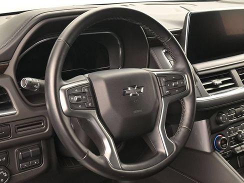 Used 2024 Chevrolet Suburban Z71 w/ Luxury Package AWD/4WD image 10