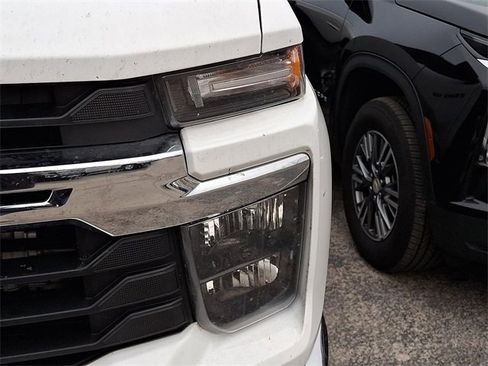 Used 2024 Chevrolet Silverado 2500 LT image 5