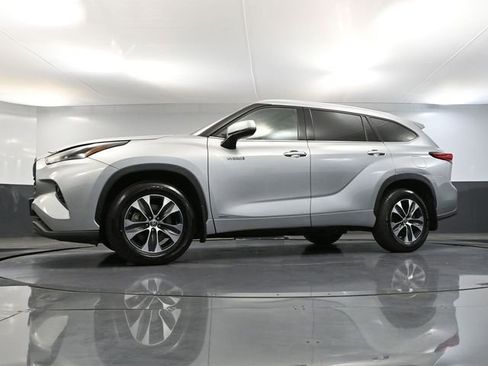 Used 2021 Toyota Highlander XLE image 59