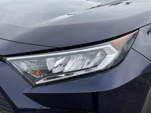 Used 2020 Toyota RAV4 XLE Premium image 14