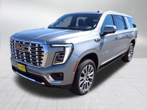 New 2026 GMC Yukon XL Denali w/ Denali Reserve Package AWD/4WD image 3