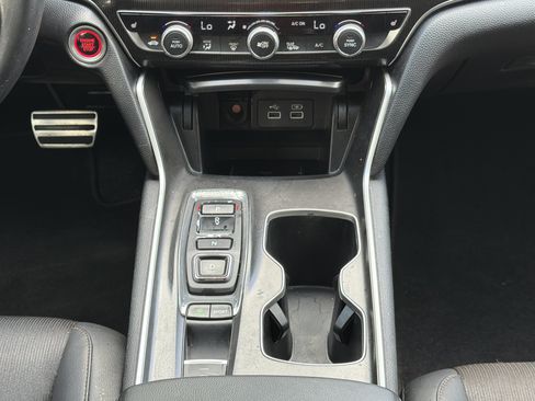Used 2022 Honda Accord Sport image 6