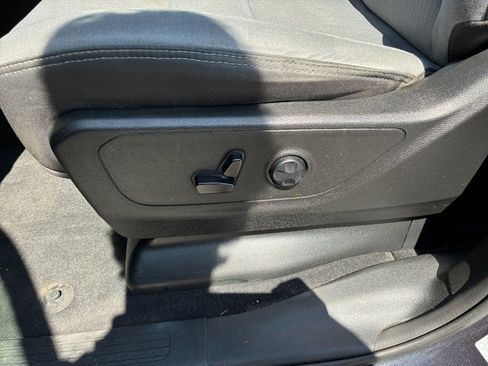 Used 2019 RAM 1500 Big Horn AWD/4WD image 12