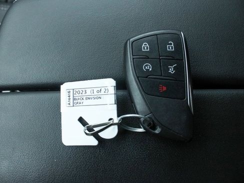 Used 2023 Buick Envision Avenir image 33