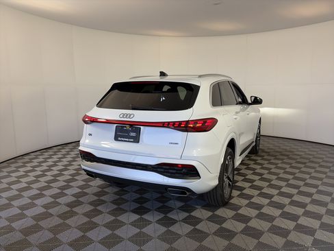 Used 2025 Audi Q5 Premium w/ Convenience Package image 10