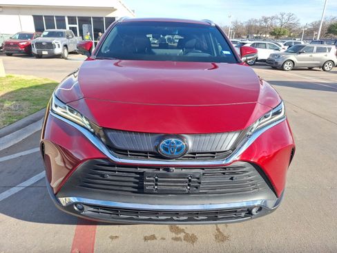 Used 2024 Toyota Venza LE image 9