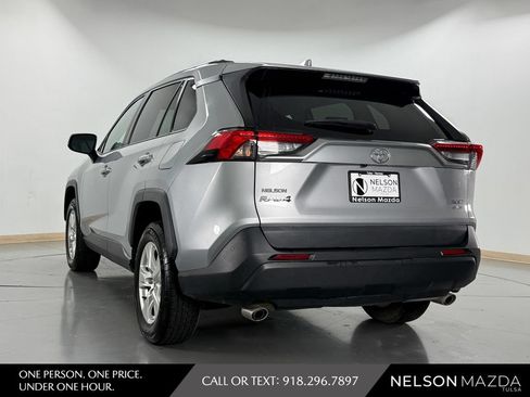 Used 2021 Toyota RAV4 XLE AWD/4WD image 8