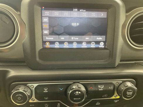 Used 2022 Jeep Wrangler Unlimited Sport AWD/4WD image 17