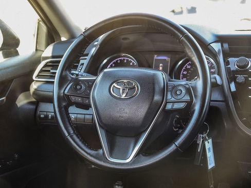 Certified 2020 Toyota Camry SE image 18