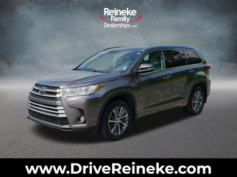 Used 2018 Toyota Highlander XLE AWD/4WD image 1