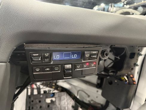 Used 2016 Porsche Cayman GT4 image 23