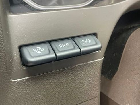 Used 2021 GMC Sierra 1500 Denali w/ Denali Ultimate Package AWD/4WD image 10