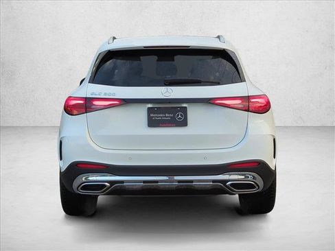 Used 2026 Mercedes-Benz GLC 300 image 8