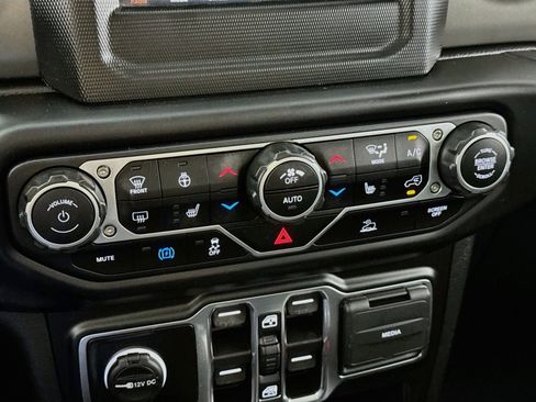 Used 2023 Jeep Wrangler Unlimited w/ Cold Weather Group AWD/4WD image 17